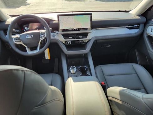 New 2026 Ford Explorer Active w/ Active Comfort Package image 17