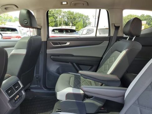 Certified 2025 Volkswagen Atlas Peak Edition SE AWD/4WD image 16