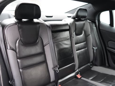 Used 2019 Volvo S60 T6 R-Design image 70