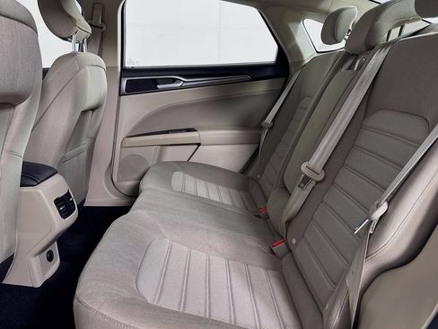 Used 2019 Ford Fusion SE FWD image 10