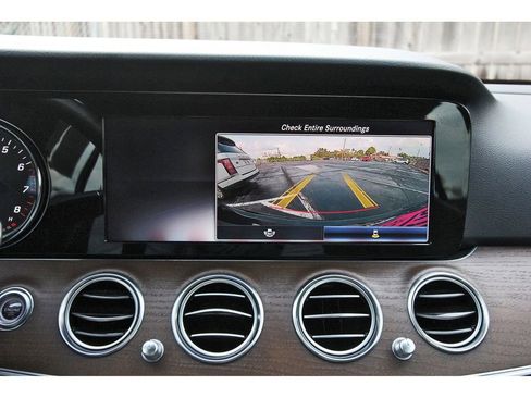 Used 2019 Mercedes-Benz E 300 image 29