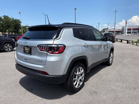 Used 2025 Jeep Compass Limited AWD/4WD image 7