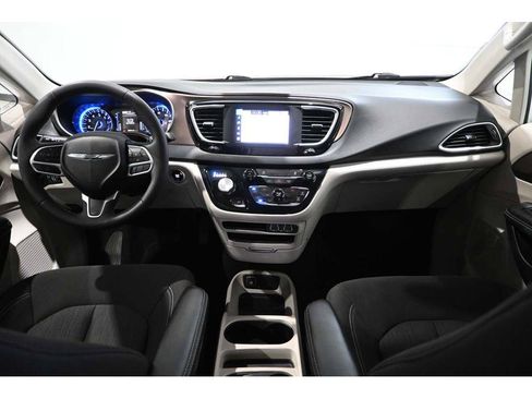 Used 2024 Chrysler Voyager LX FWD image 21