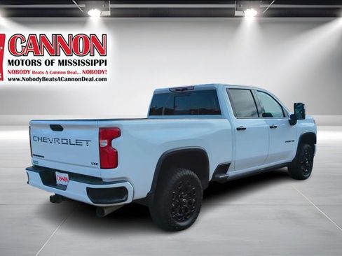 Used 2021 Chevrolet Silverado 2500 LTZ w/ LTZ Plus Package image 5