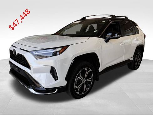 Certified 2025 Toyota RAV4 XSE w/ Weather Package AWD/4WD image 4