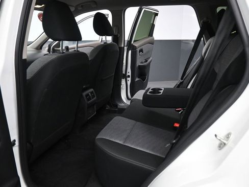 Used 2023 Nissan Rogue SV image 25