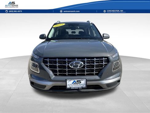 Used 2025 Hyundai Venue SEL FWD image 9
