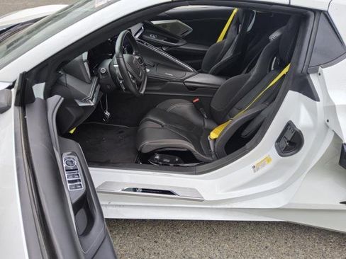 Used 2022 Chevrolet Corvette Stingray Premium Conv w/ Z51 Performance Package RWD image 10