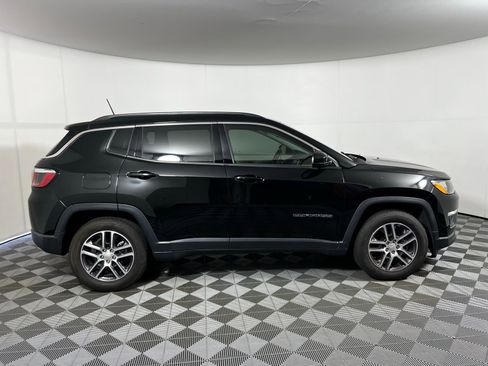 Used 2018 Jeep Compass Latitude w/ Popular Equipment Group image 4