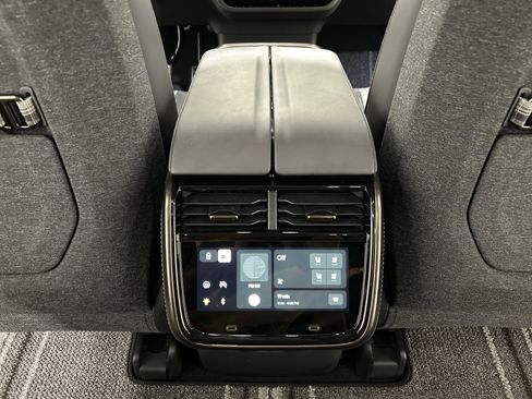 Used 2025 Rivian R1S Premium AWD/4WD image 30