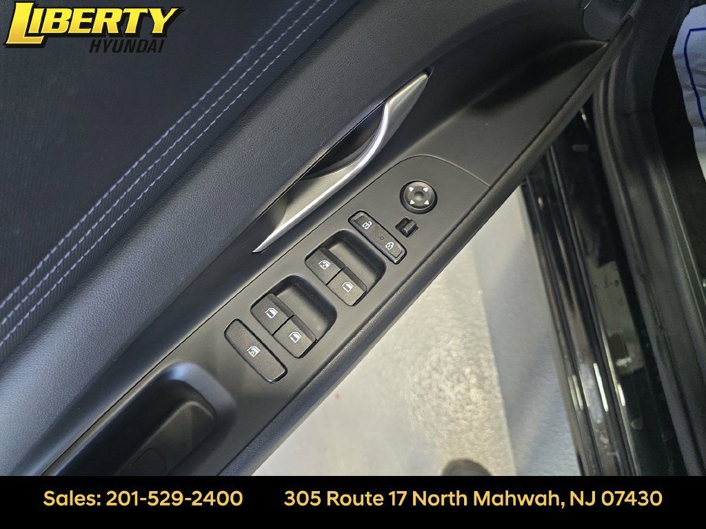 Certified 2022 Hyundai Elantra SEL w/ Convenience Package FWD image 11