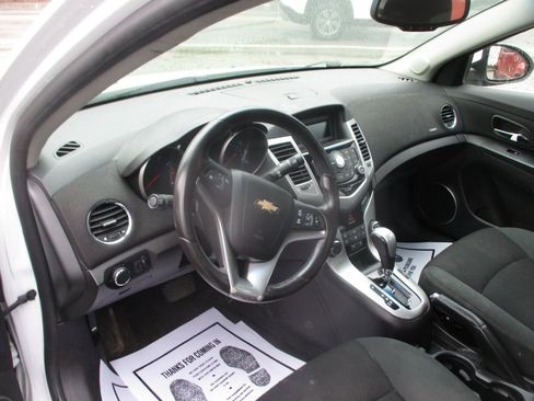Used 2011 Chevrolet Cruze LT image 12
