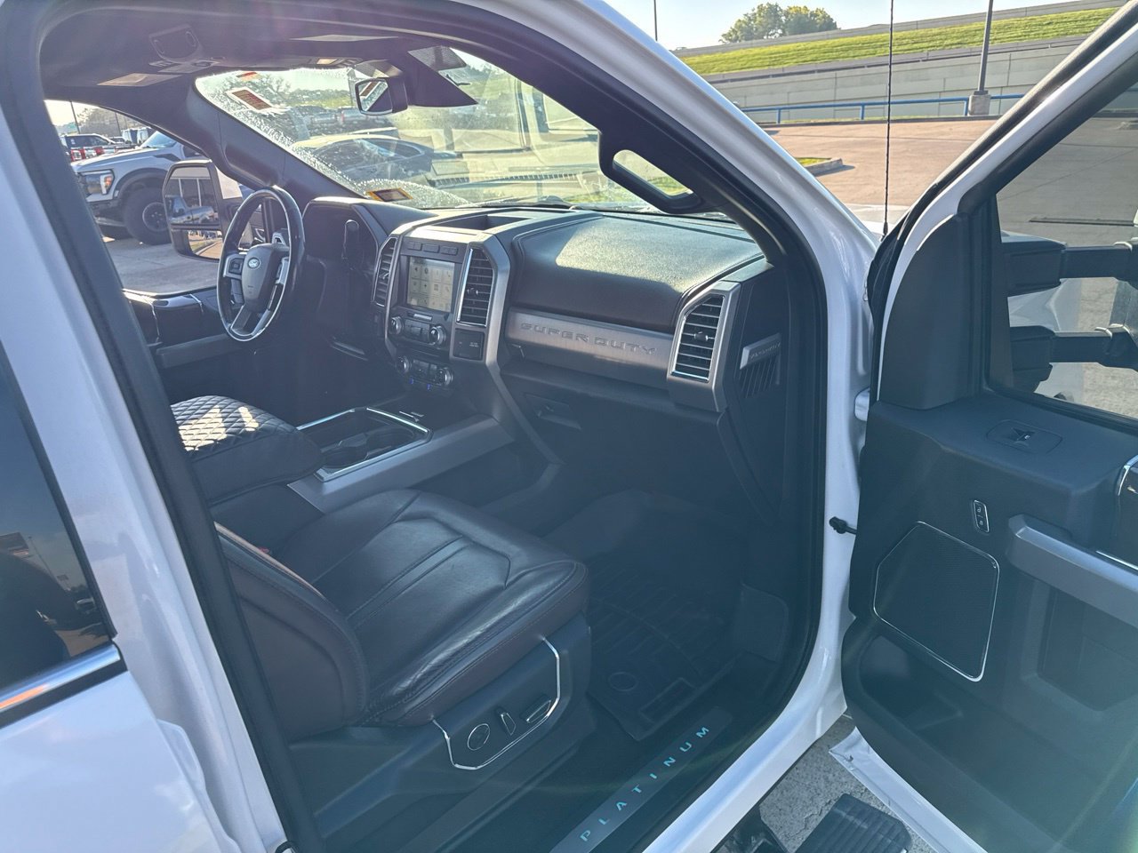 Used 2017 Ford F350 Platinum w/ Platinum Ultimate Package RWD image 14