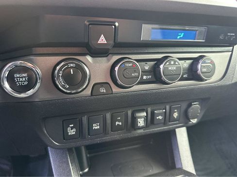 Used 2021 Toyota Tacoma TRD Sport image 26