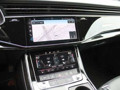 Used 2025 Audi Q7 3.0T Premium Plus image 8