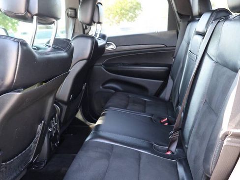 Used 2019 Jeep Grand Cherokee Altitude AWD/4WD image 17