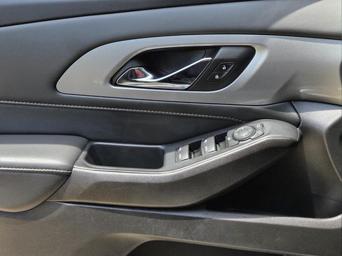Used 2021 Chevrolet Traverse RS FWD image 19