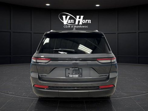 Used 2025 Jeep Grand Cherokee Limited w/ Black Appearance Package AWD/4WD image 6