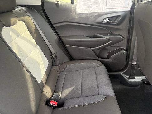 Used 2025 Chevrolet Trax LS FWD image 34