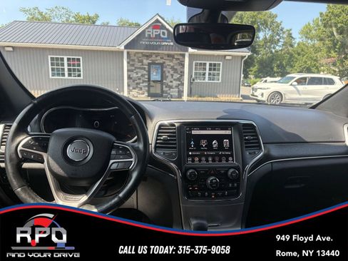 Used 2018 Jeep Grand Cherokee Limited AWD/4WD image 13