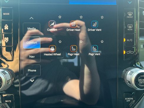 Used 2024 RAM 2500 Laramie w/ Sport Appearance Package image 27