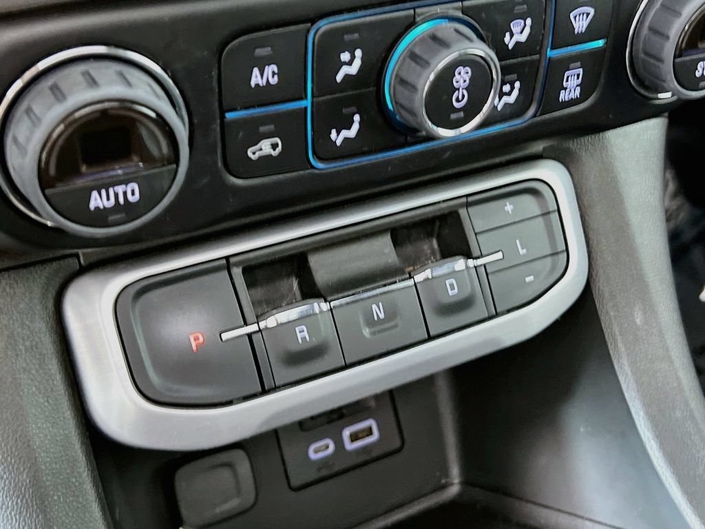 Certified 2023 GMC Acadia SLE w/ Infotainment Package AWD/4WD image 17
