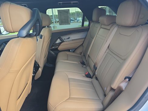 Used 2024 Land Rover Range Rover Sport SE image 14