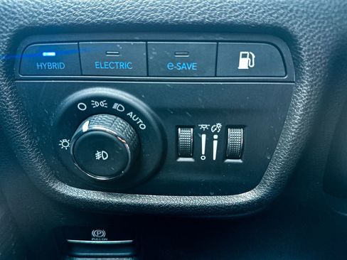 Used 2023 Jeep Grand Cherokee 4WD 4xe image 22