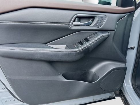 Used 2021 Nissan Rogue SL FWD image 22