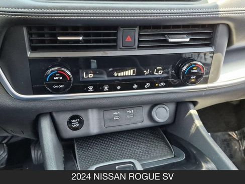Used 2024 Nissan Rogue SV FWD image 22