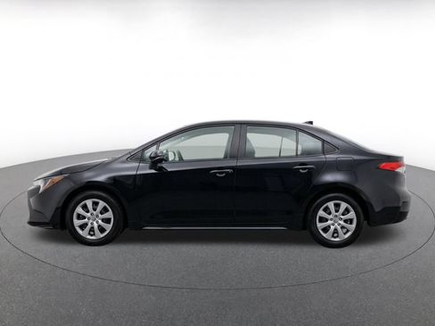Used 2025 Toyota Corolla LE FWD image 4