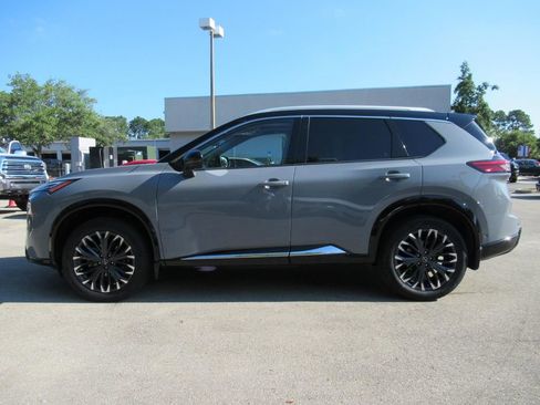 Used 2024 Nissan Rogue Platinum w/ Platinum Premium Package AWD/4WD image 4