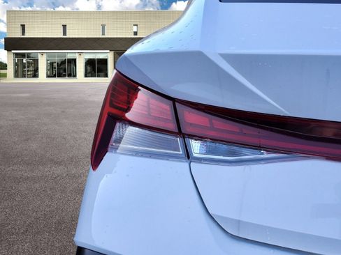 New 2026 Hyundai Elantra Limited FWD image 9