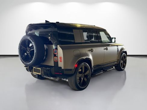 New 2026 Land Rover Defender 110 X-Dynamic SE AWD/4WD image 5