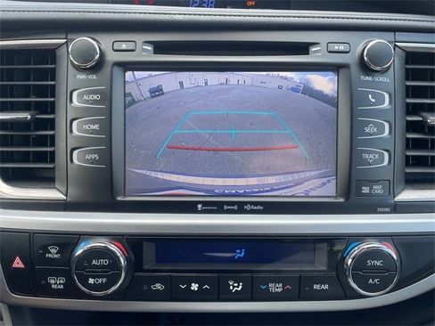 Used 2019 Toyota Highlander XLE image 21