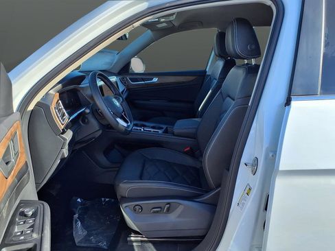 New 2026 Volkswagen Atlas SE image 7