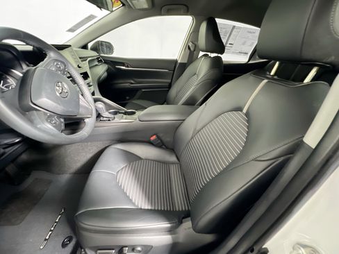 Used 2023 Toyota Camry SE FWD image 14