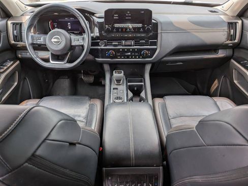 Used 2023 Nissan Pathfinder Platinum w/ Cargo Package AWD/4WD image 32