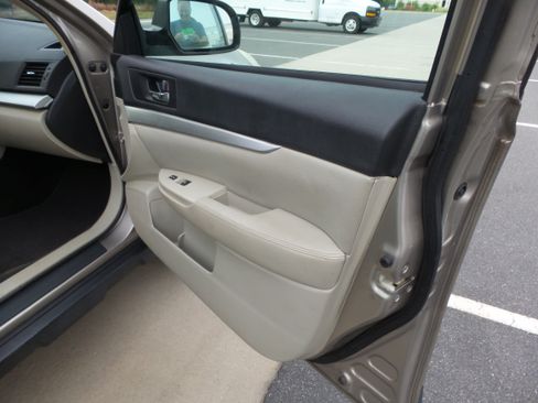 Used 2014 Subaru Outback 2.5i AWD/4WD image 68