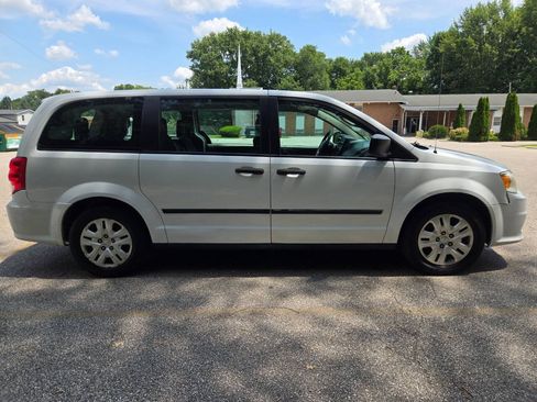Used 2014 Dodge Grand Caravan American Value Package FWD image 11