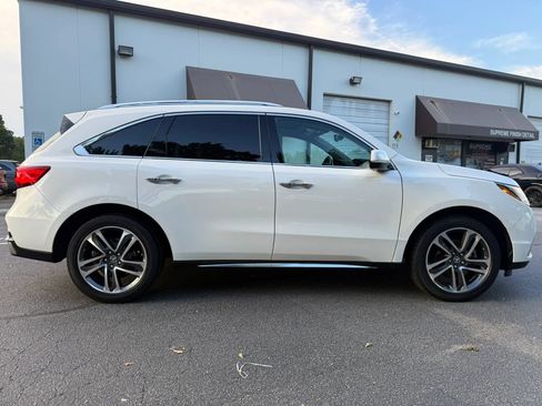 Used 2017 Acura MDX SH-AWD w/ Advance Package image 2