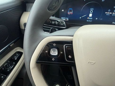 Used 2023 Lincoln Corsair AWD w/ Equipment Group 101A image 20