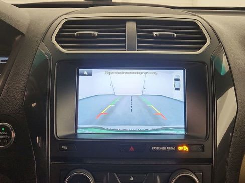 Used 2016 Ford Explorer XLT w/ Equipment Group 202A image 26