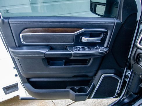Used 2024 RAM 2500 Laramie image 11