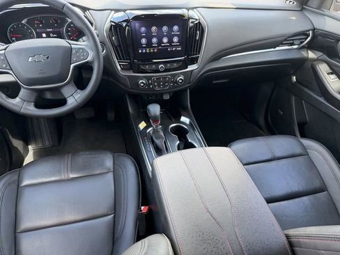 Used 2023 Chevrolet Traverse RS FWD image 18