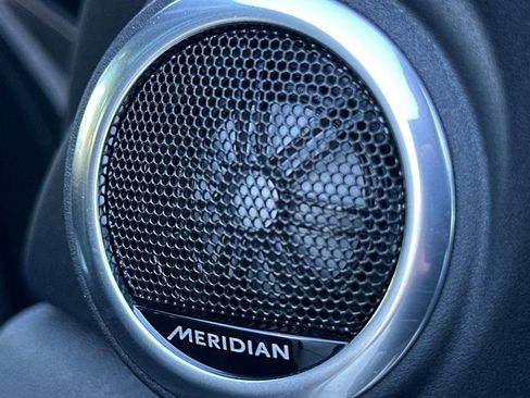 Used 2025 Land Rover Range Rover Evoque S image 23