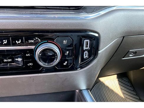 Used 2024 Chevrolet Silverado 1500 LTZ w/ LTZ Convenience Package II AWD/4WD image 16