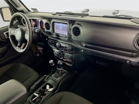 Used 2023 Jeep Wrangler Sport S image 27