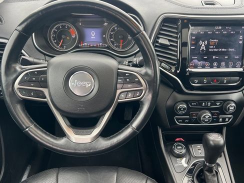 Used 2019 Jeep Cherokee Limited w/ Luxury Group image 11