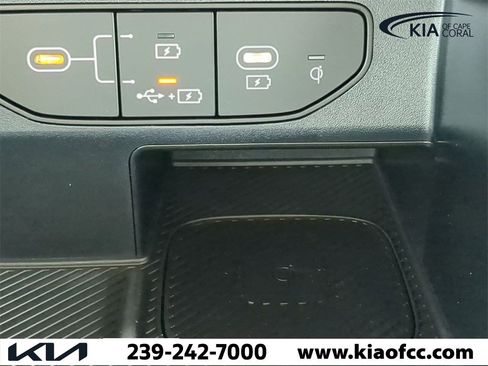 Used 2025 Kia Sorento S image 22